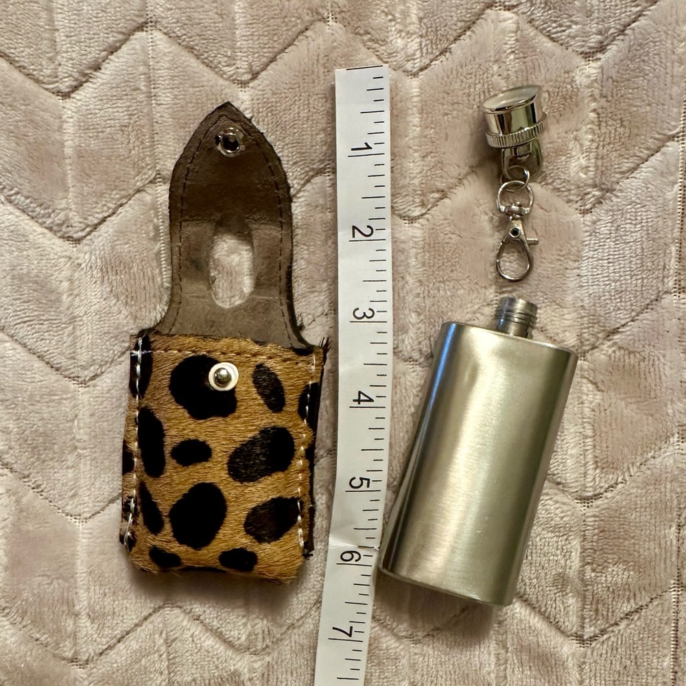 Leopard Print Mini Flask - Picture 4 of 6